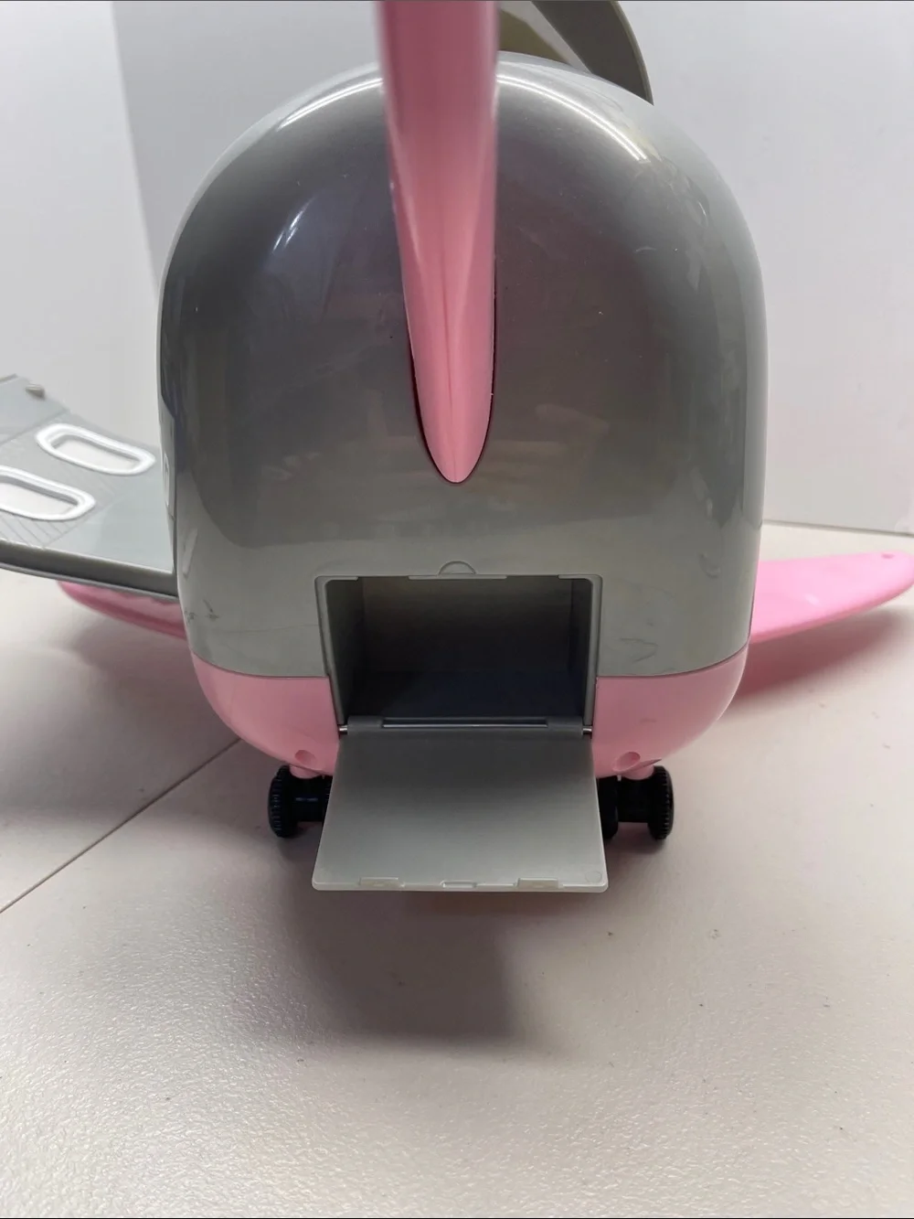 Lori luxury jets. Has some scratches. Noise is working
